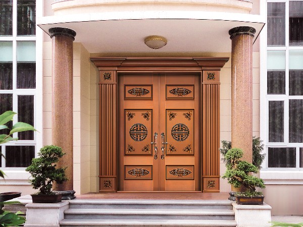 銅門廠家的銅大門的裝飾風格