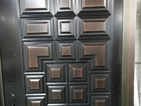 廣東銅門(mén)廠家愛(ài)唯銅藝別墅銅門(mén)——銅鋁結(jié)合別墅銅門(mén)