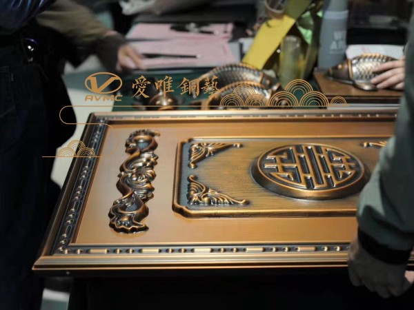 銅門廠家的銅門生產(chǎn)保證質(zhì)量