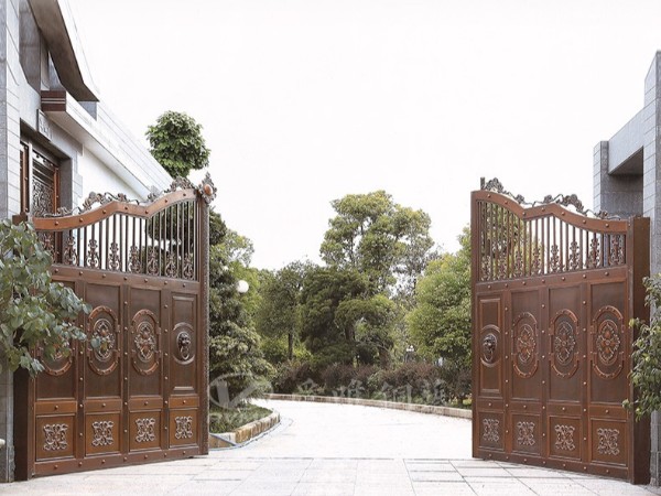 佛山別墅銅門廠家要在行業中站穩腳跟